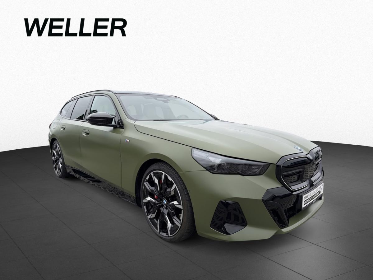 BMW i5 M60 xDrive Touring Originalaufnahme
