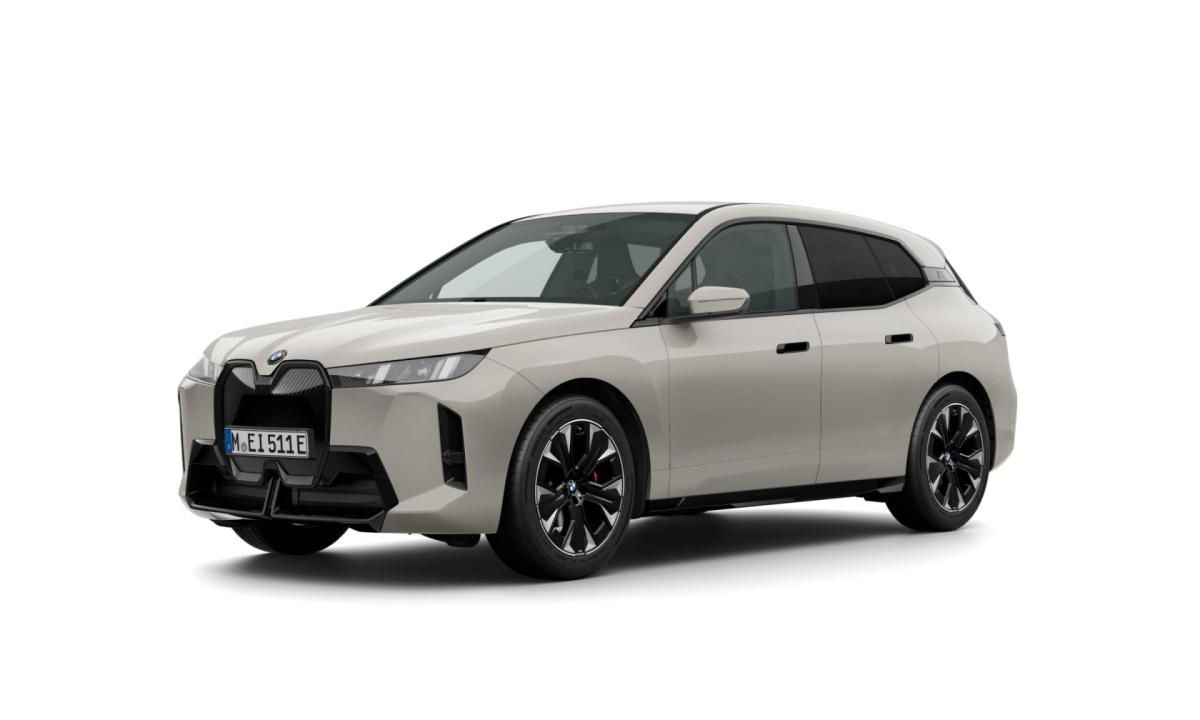 BMW iX xDrive45 Originalaufnahme BMW iX xDrive45 Originalaufnahme