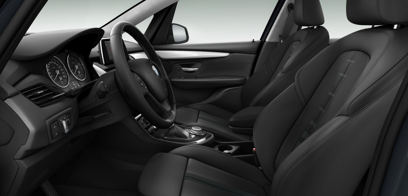 BMW BMW 2er im Innenraum seitlich BMW BMW 2er im Innenraum seitlich