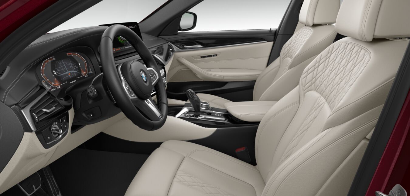BMW BMW 5er im Innenraum seitlich BMW BMW 5er im Innenraum seitlich