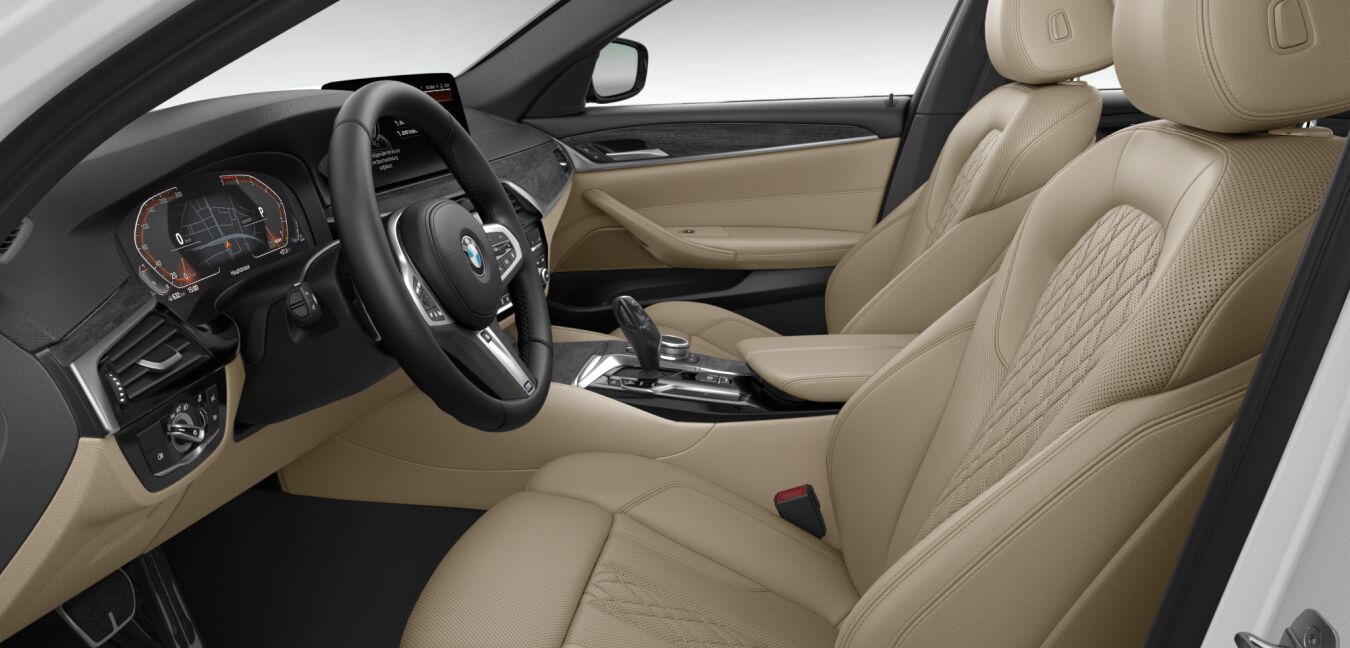 BMW BMW 5er im Innenraum seitlich BMW BMW 5er im Innenraum seitlich