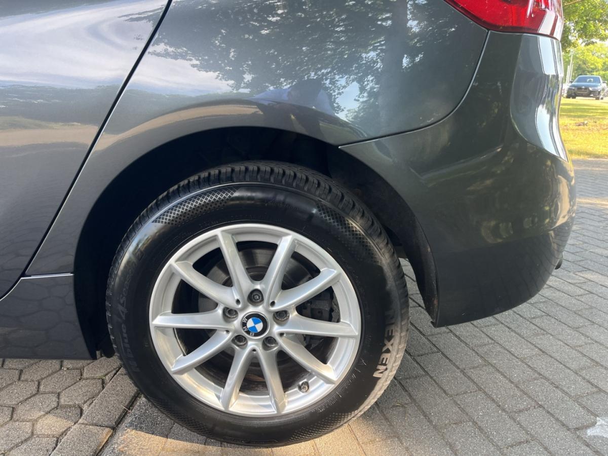 Originalaufnahme des Fahrzeugs Originalaufnahme des Fahrzeugs