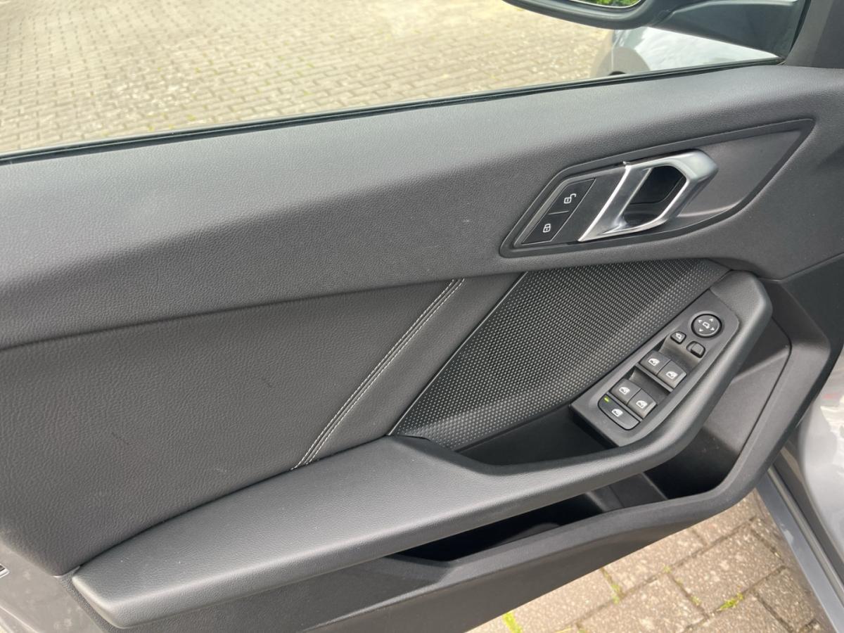 Originalaufnahme des Fahrzeugs Originalaufnahme des Fahrzeugs