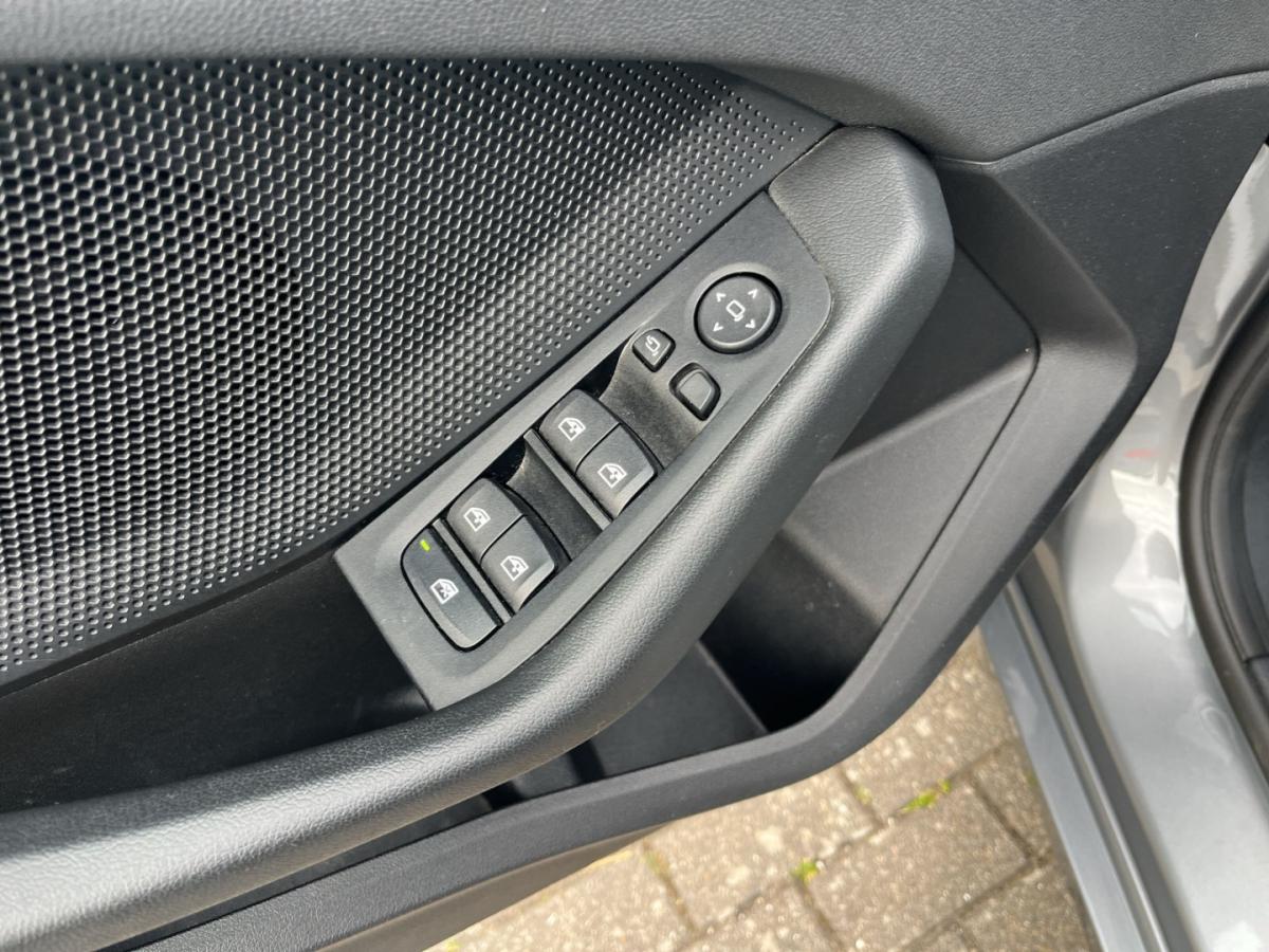 Originalaufnahme des Fahrzeugs Originalaufnahme des Fahrzeugs