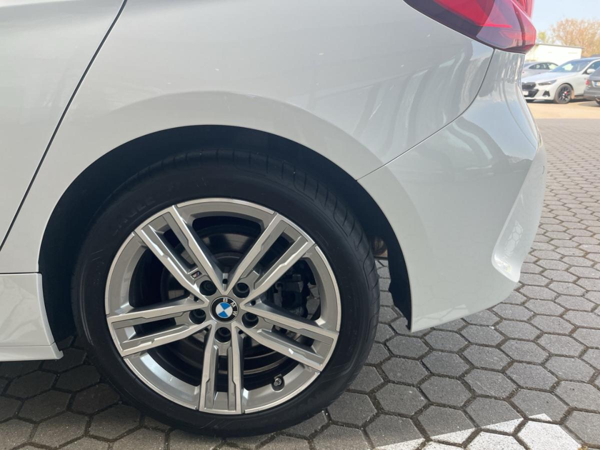 Originalaufnahme des Fahrzeugs Originalaufnahme des Fahrzeugs