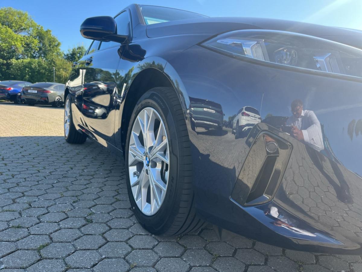 Originalaufnahme des Fahrzeugs Originalaufnahme des Fahrzeugs