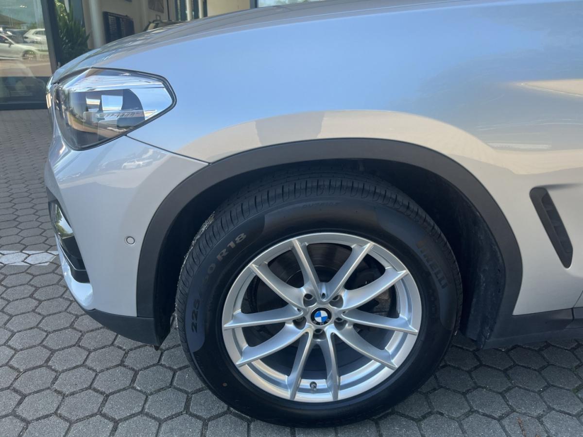Originalaufnahme des Fahrzeugs Originalaufnahme des Fahrzeugs