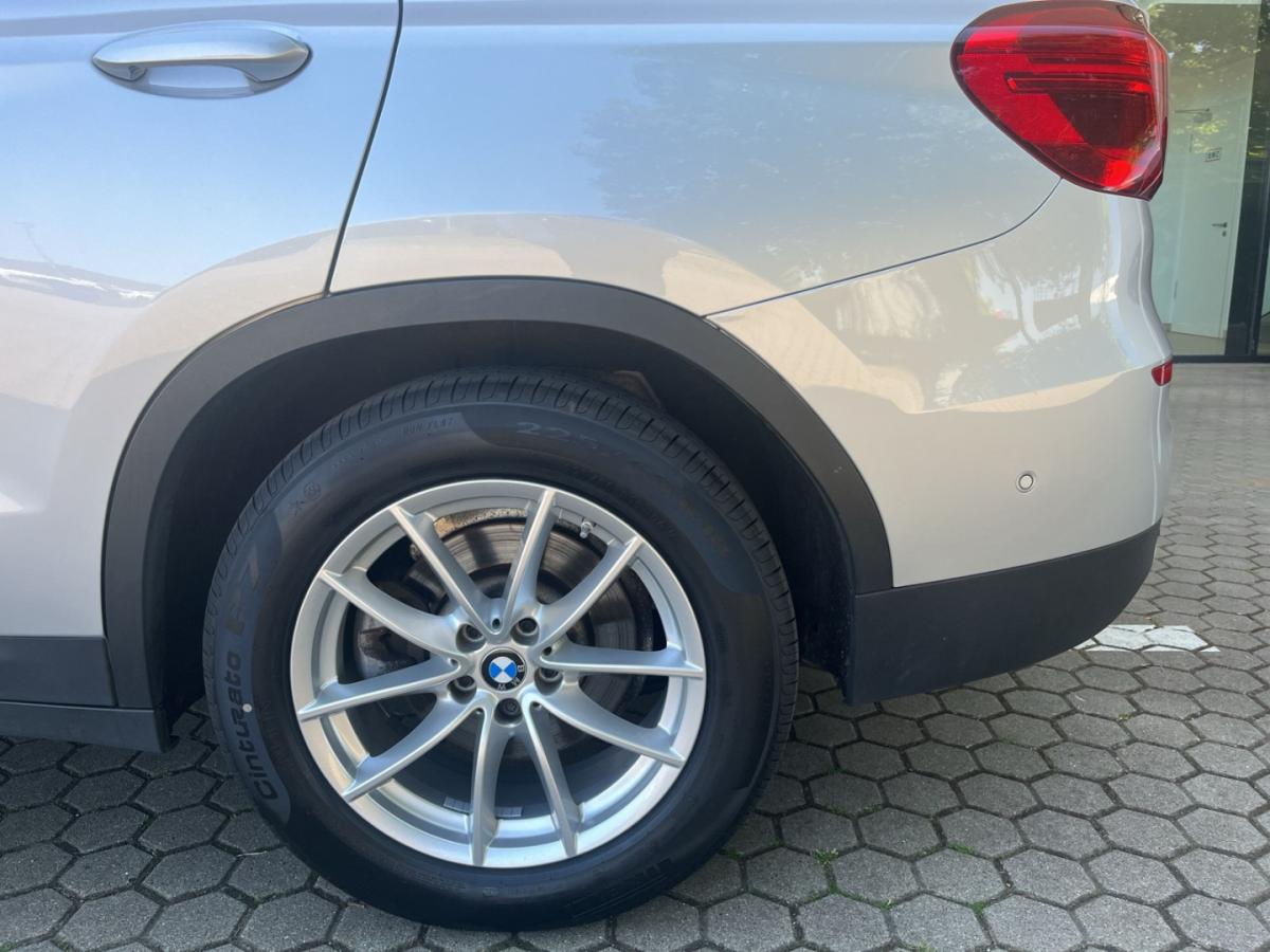 Originalaufnahme des Fahrzeugs Originalaufnahme des Fahrzeugs