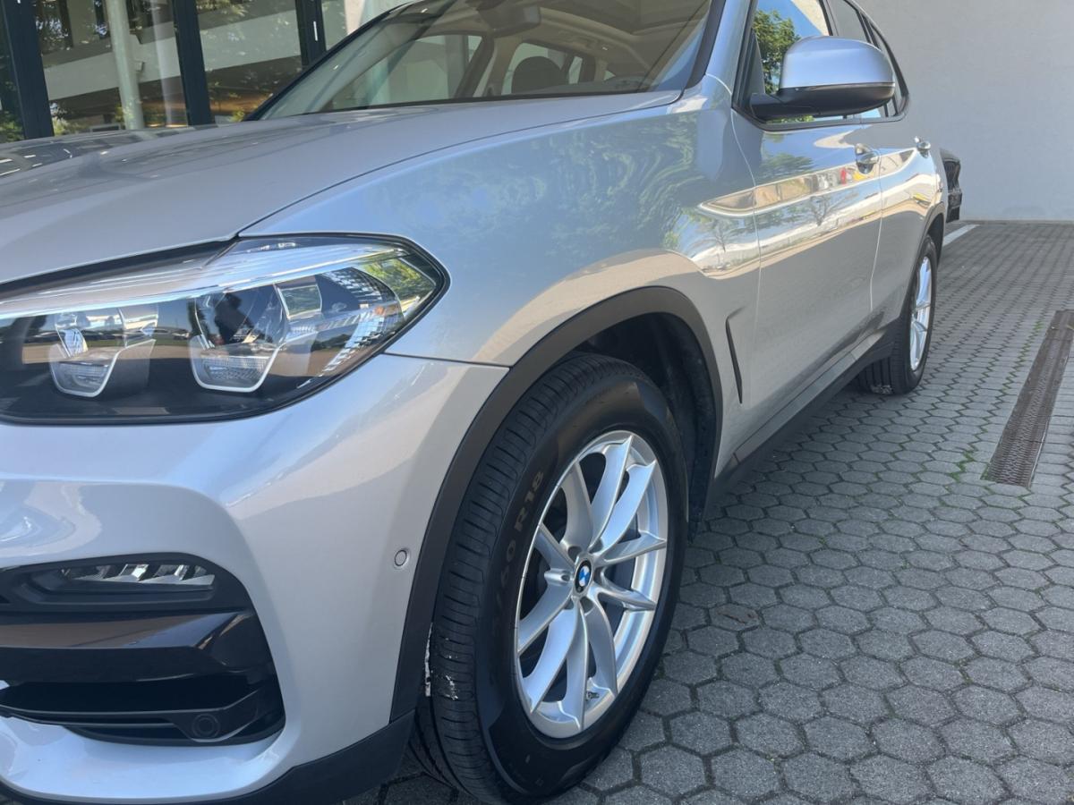 Originalaufnahme des Fahrzeugs Originalaufnahme des Fahrzeugs