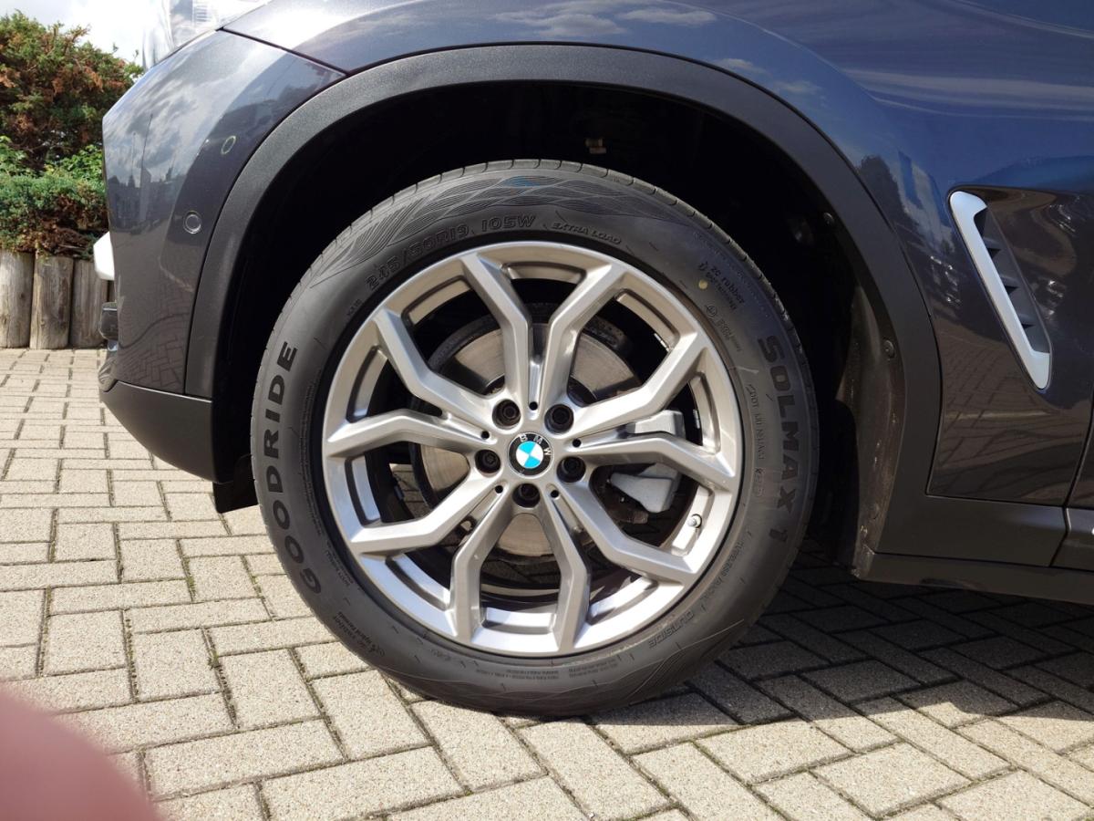 Originalaufnahme des Fahrzeugs Originalaufnahme des Fahrzeugs