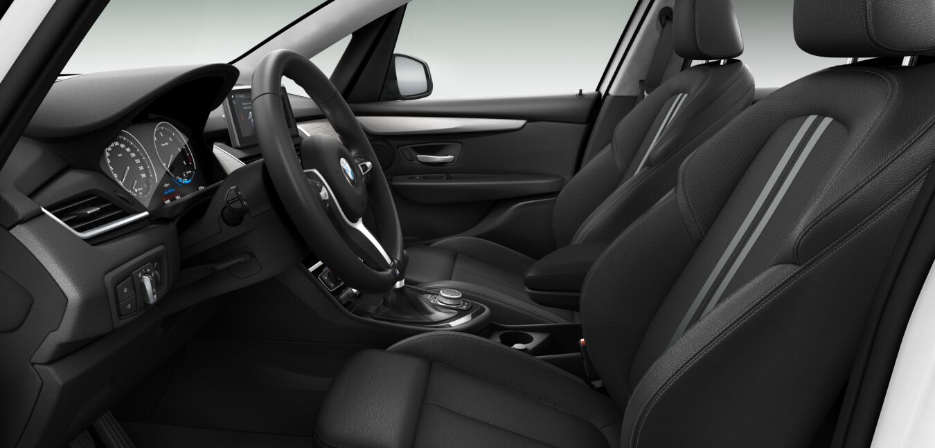 BMW BMW 2er im Innenraum seitlich BMW BMW 2er im Innenraum seitlich