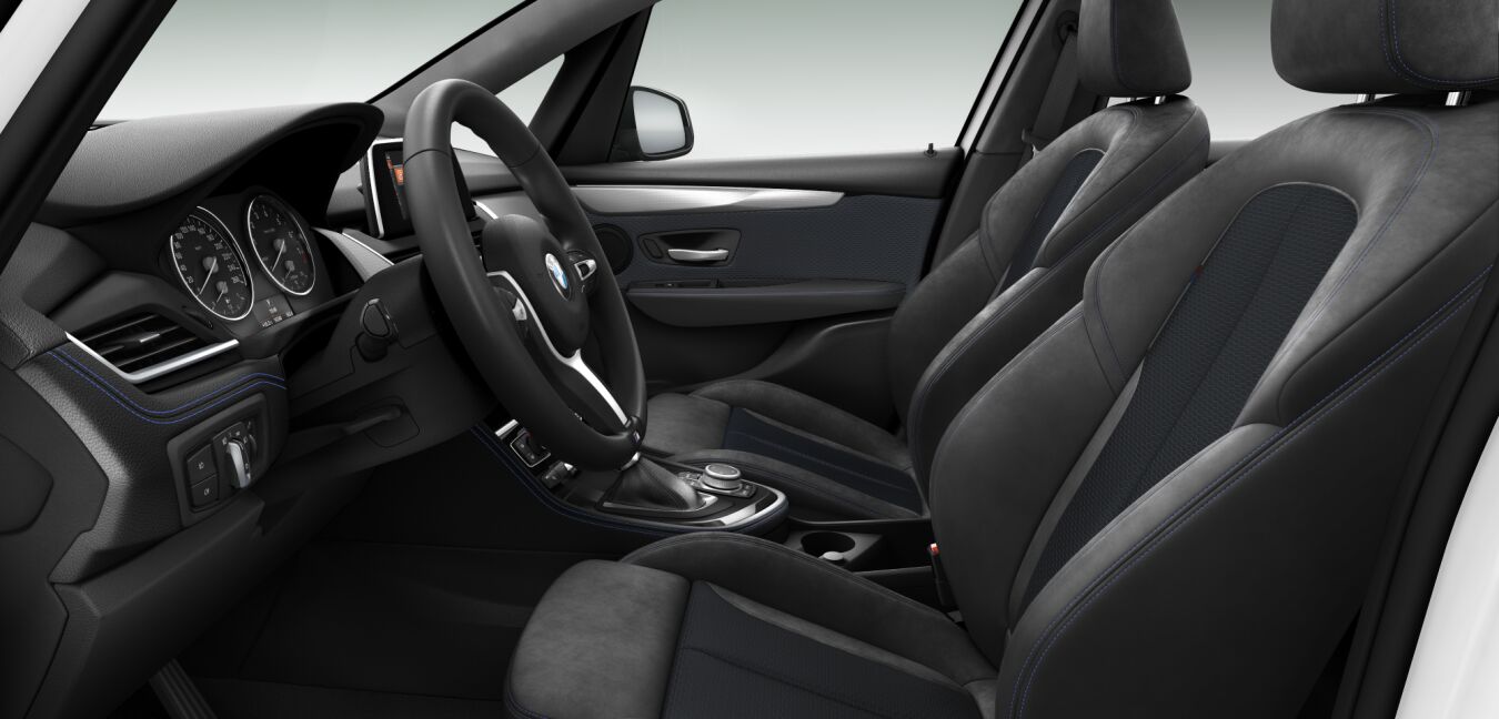 BMW BMW 2er im Innenraum seitlich BMW BMW 2er im Innenraum seitlich