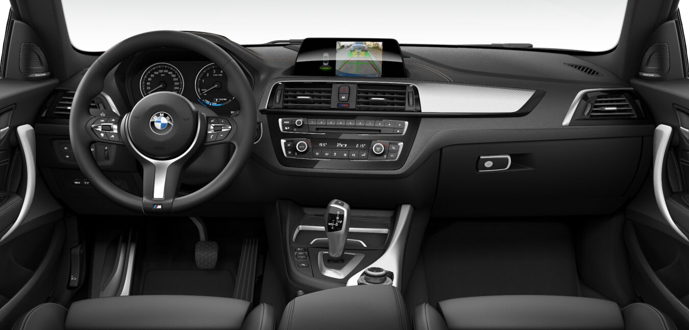 BMW BMW 2er im Innenraum von vorne BMW BMW 2er im Innenraum von vorne