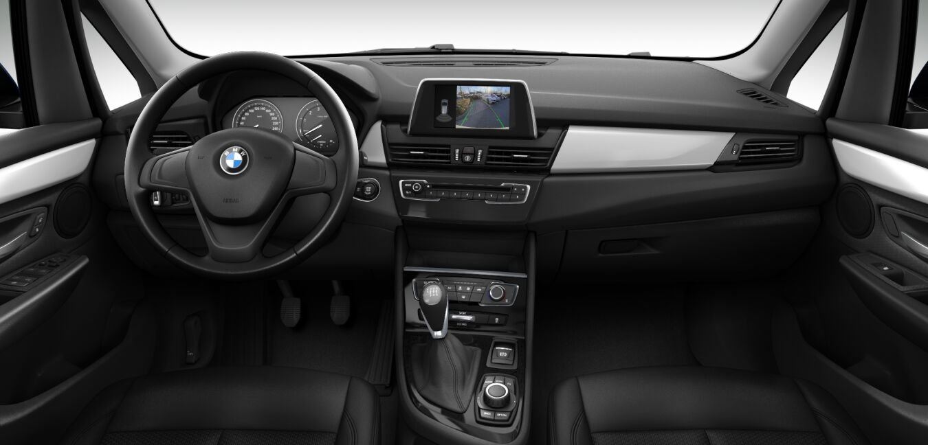 BMW BMW 2er im Innenraum von vorne BMW BMW 2er im Innenraum von vorne