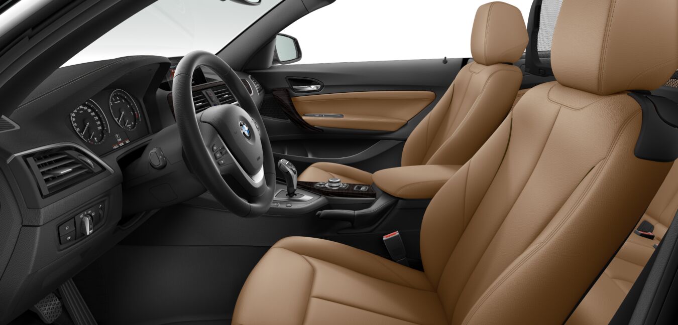 BMW BMW 2er im Innenraum seitlich BMW BMW 2er im Innenraum seitlich