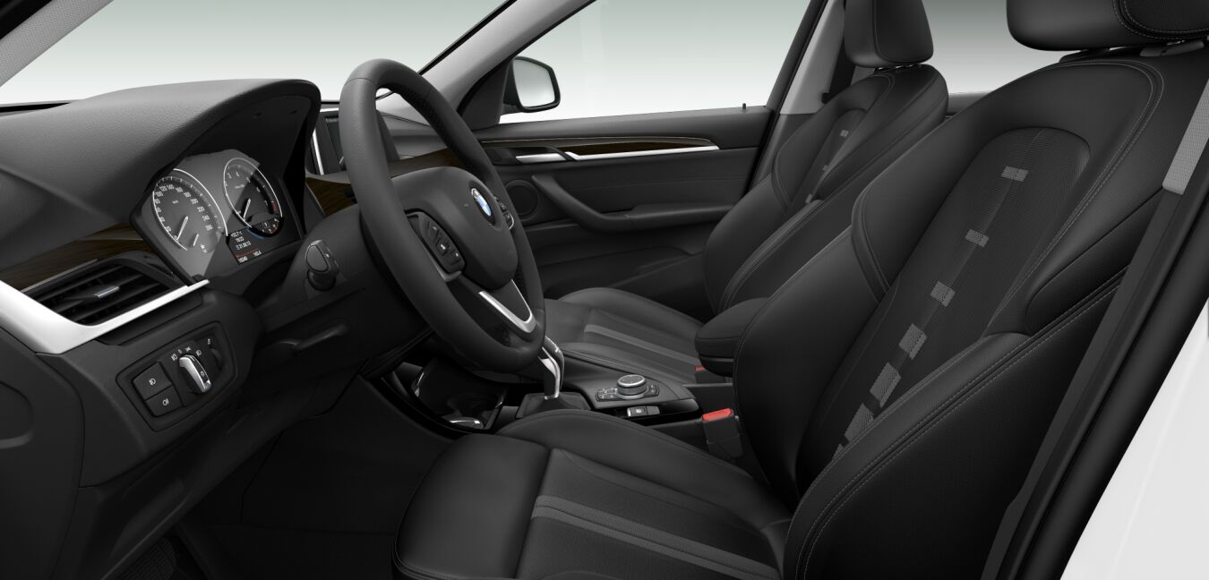 BMW BMW X im Innenraum seitlich