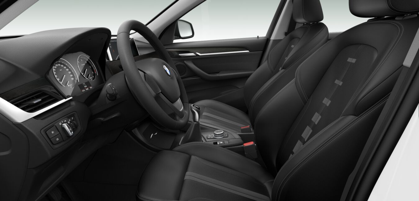 BMW BMW X im Innenraum seitlich