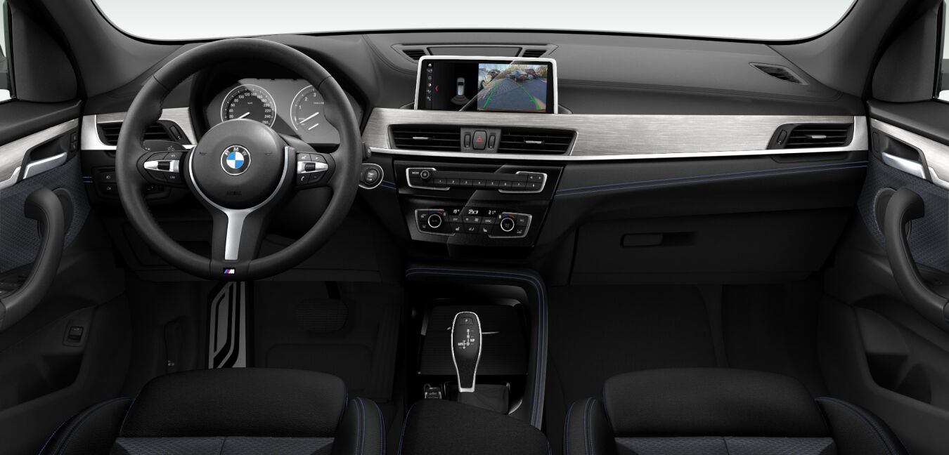 BMW BMW X im Innenraum von vorne