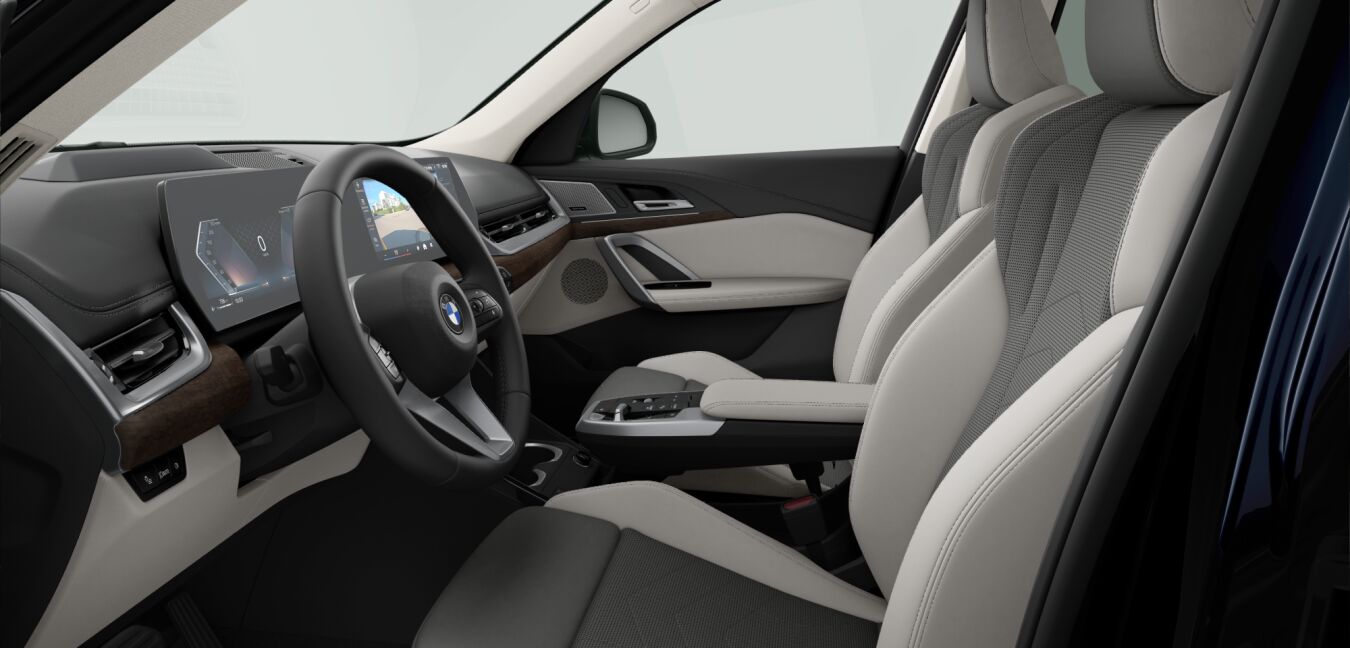 BMW BMW X im Innenraum seitlich