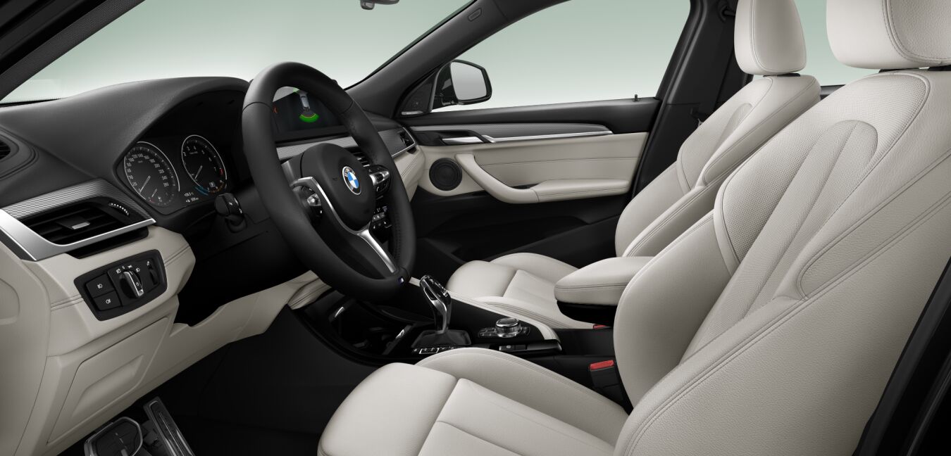BMW BMW X im Innenraum seitlich