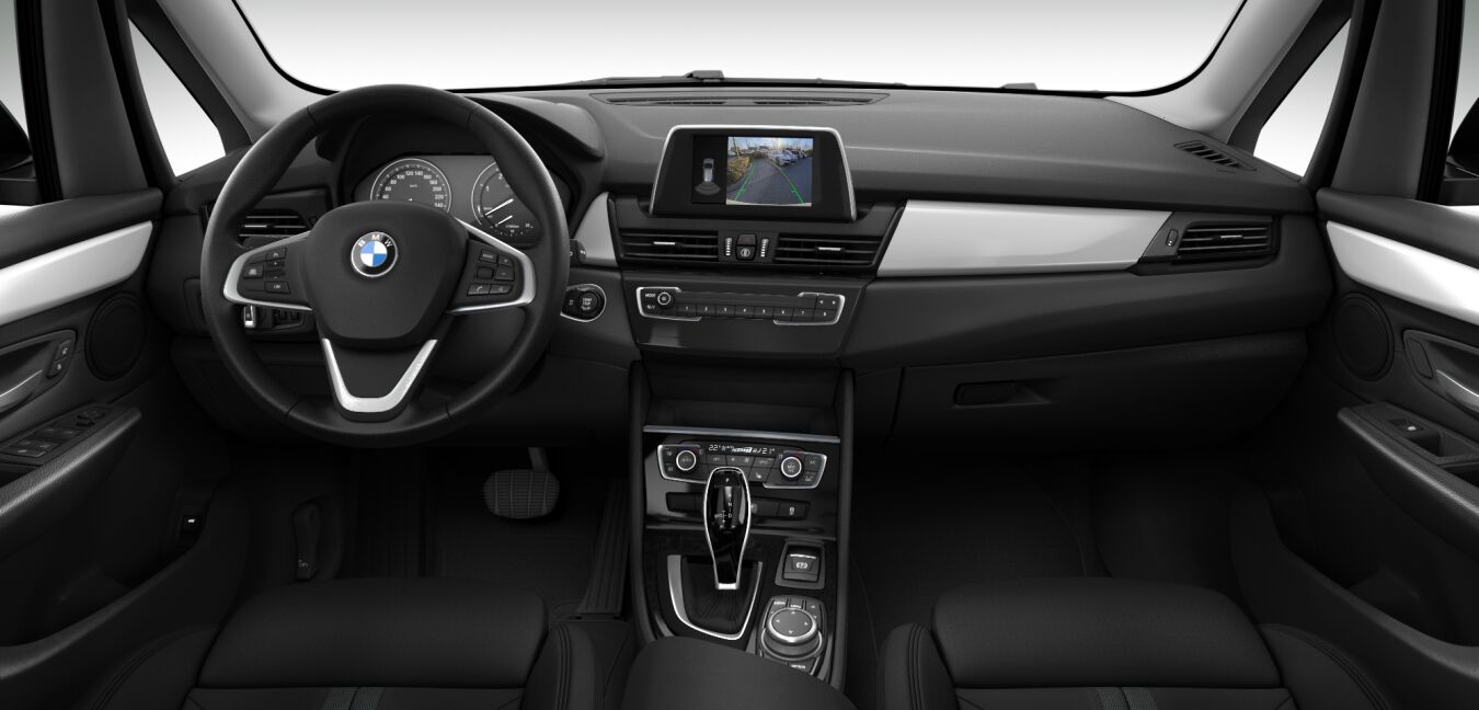 BMW BMW 2er im Innenraum von vorne BMW BMW 2er im Innenraum von vorne