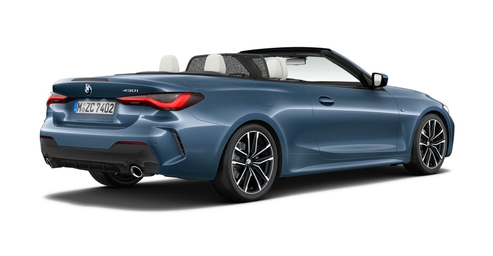 BMW BMW 4er in Blau von hinten