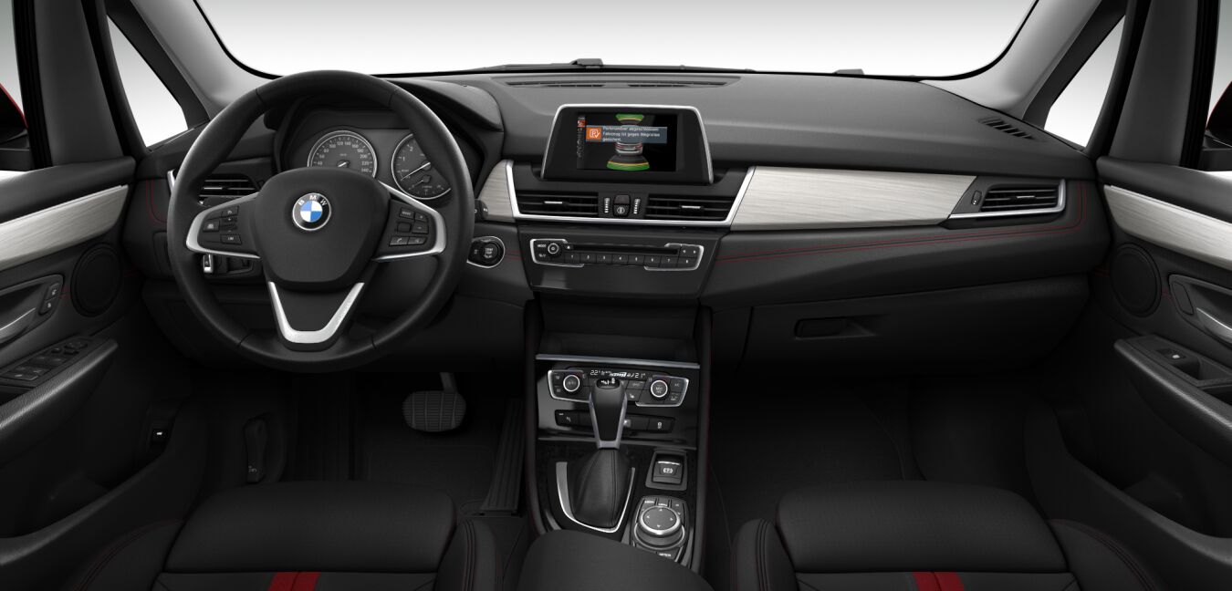 BMW BMW 2er im Innenraum von vorne BMW BMW 2er im Innenraum von vorne