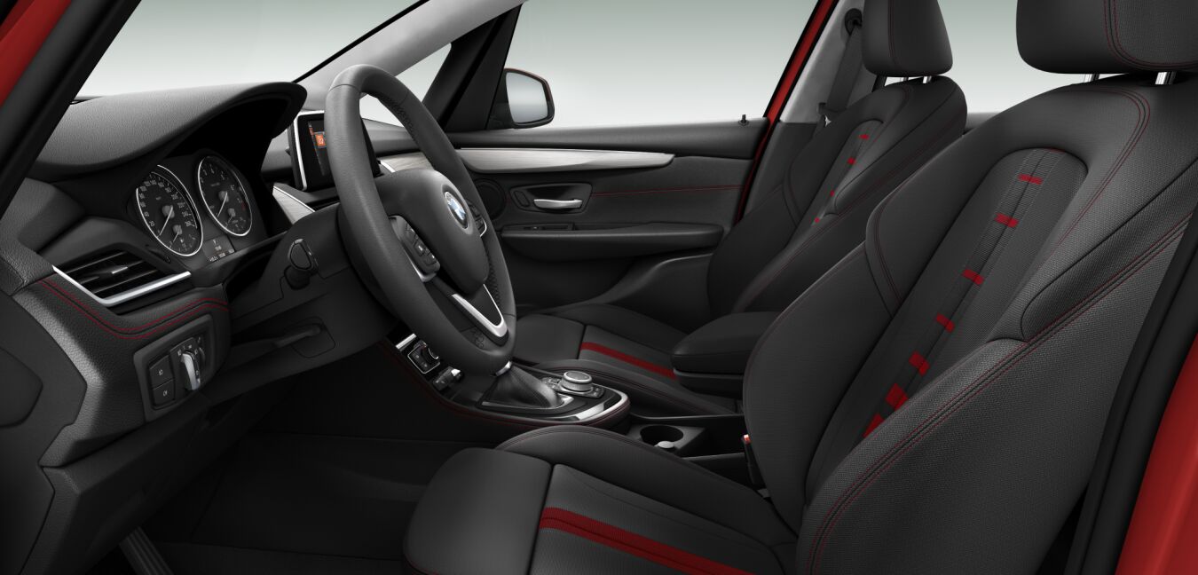 BMW BMW 2er im Innenraum seitlich BMW BMW 2er im Innenraum seitlich
