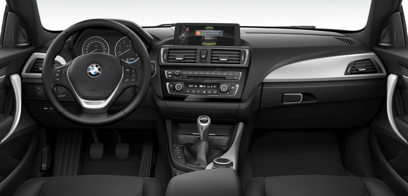 BMW BMW 2er im Innenraum von vorne