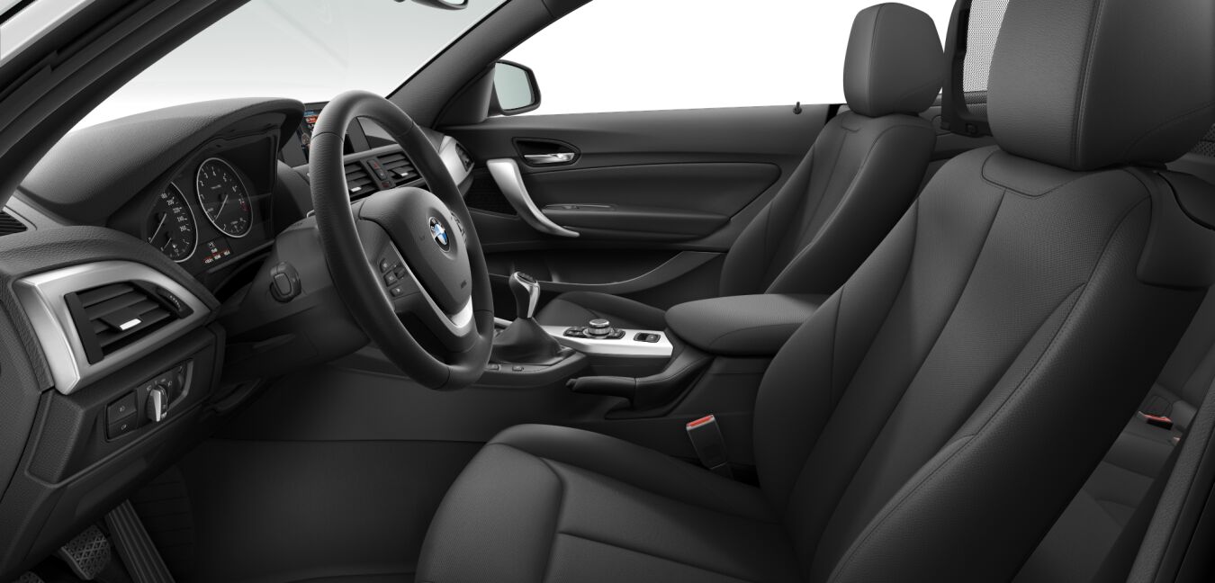 BMW BMW 2er im Innenraum seitlich BMW BMW 2er im Innenraum seitlich