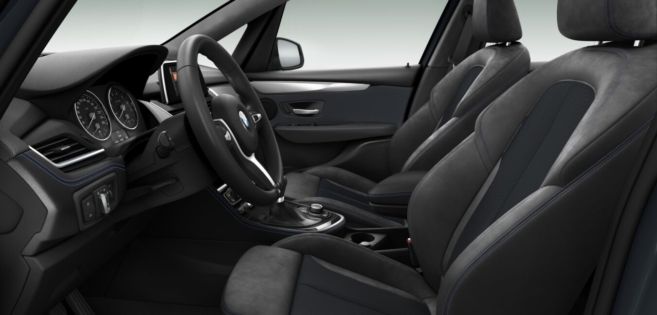BMW BMW 2er im Innenraum seitlich BMW BMW 2er im Innenraum seitlich