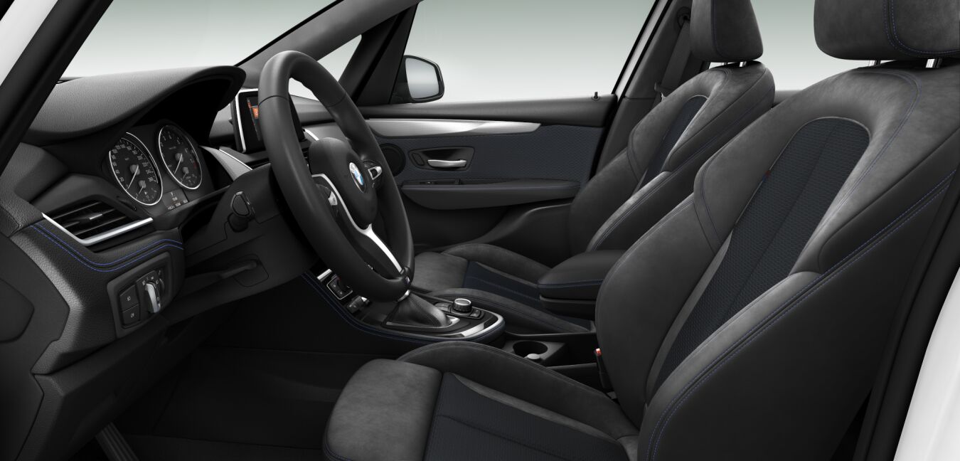 BMW BMW 2er im Innenraum seitlich BMW BMW 2er im Innenraum seitlich