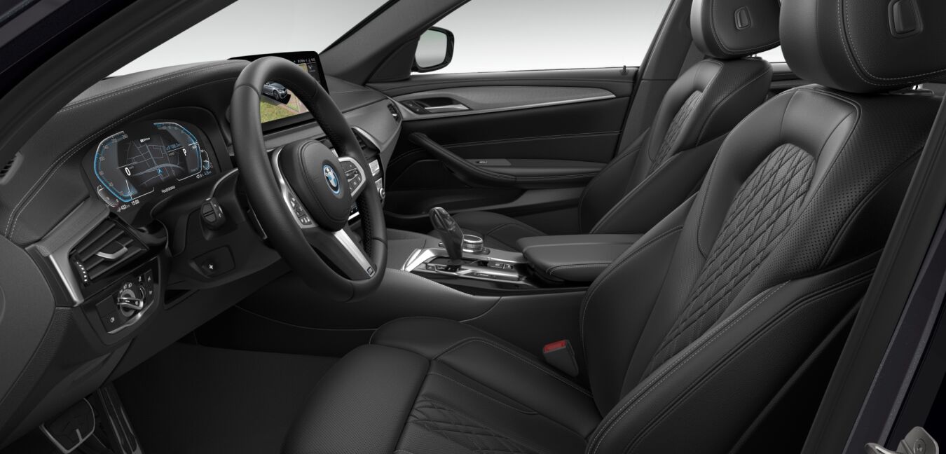 BMW BMW 5er im Innenraum seitlich BMW BMW 5er im Innenraum seitlich