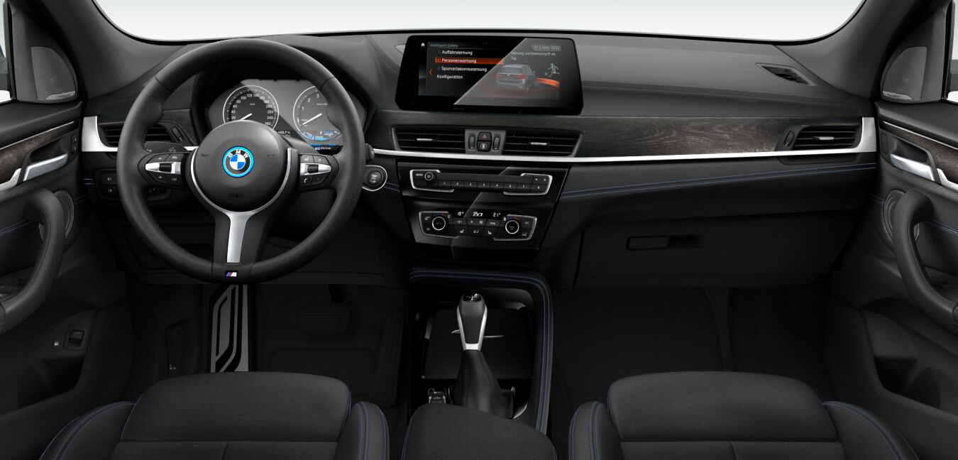 BMW BMW X im Innenraum von vorne