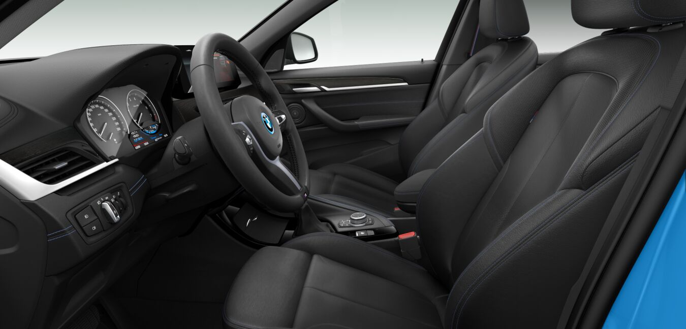 BMW BMW X im Innenraum seitlich