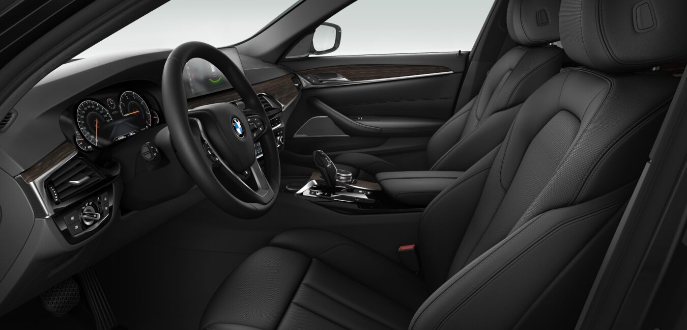 BMW BMW 5er im Innenraum seitlich BMW BMW 5er im Innenraum seitlich