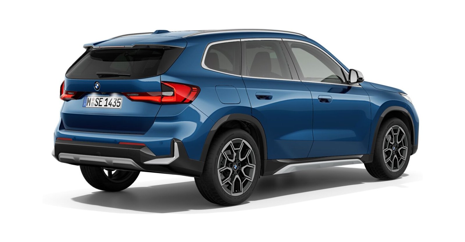 BMW BMW X in Blau von hinten