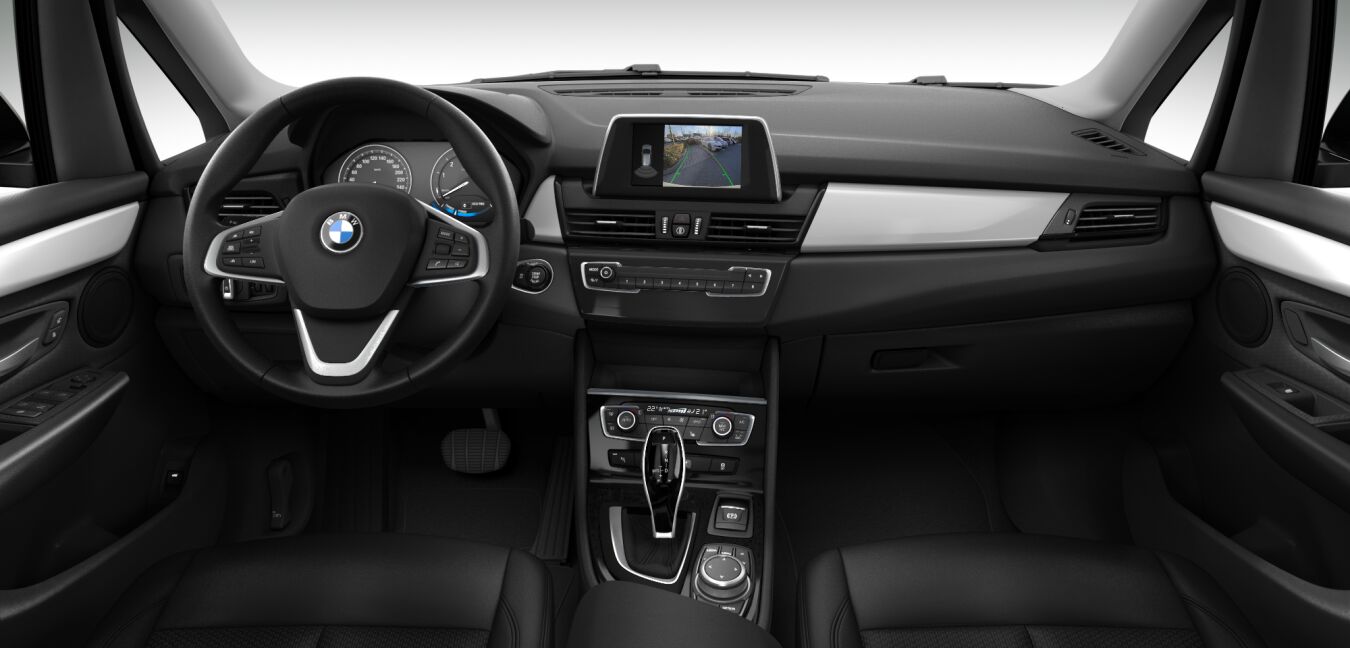 BMW BMW 2er im Innenraum von vorne BMW BMW 2er im Innenraum von vorne
