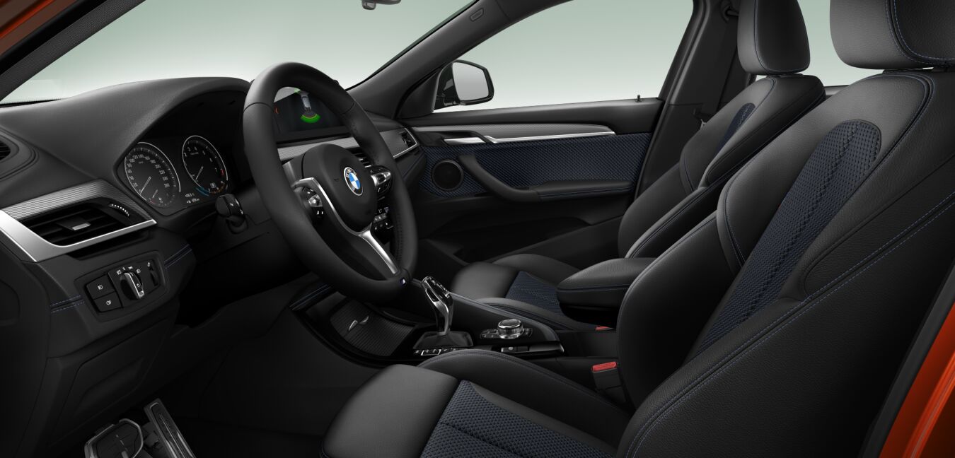 BMW BMW X im Innenraum seitlich