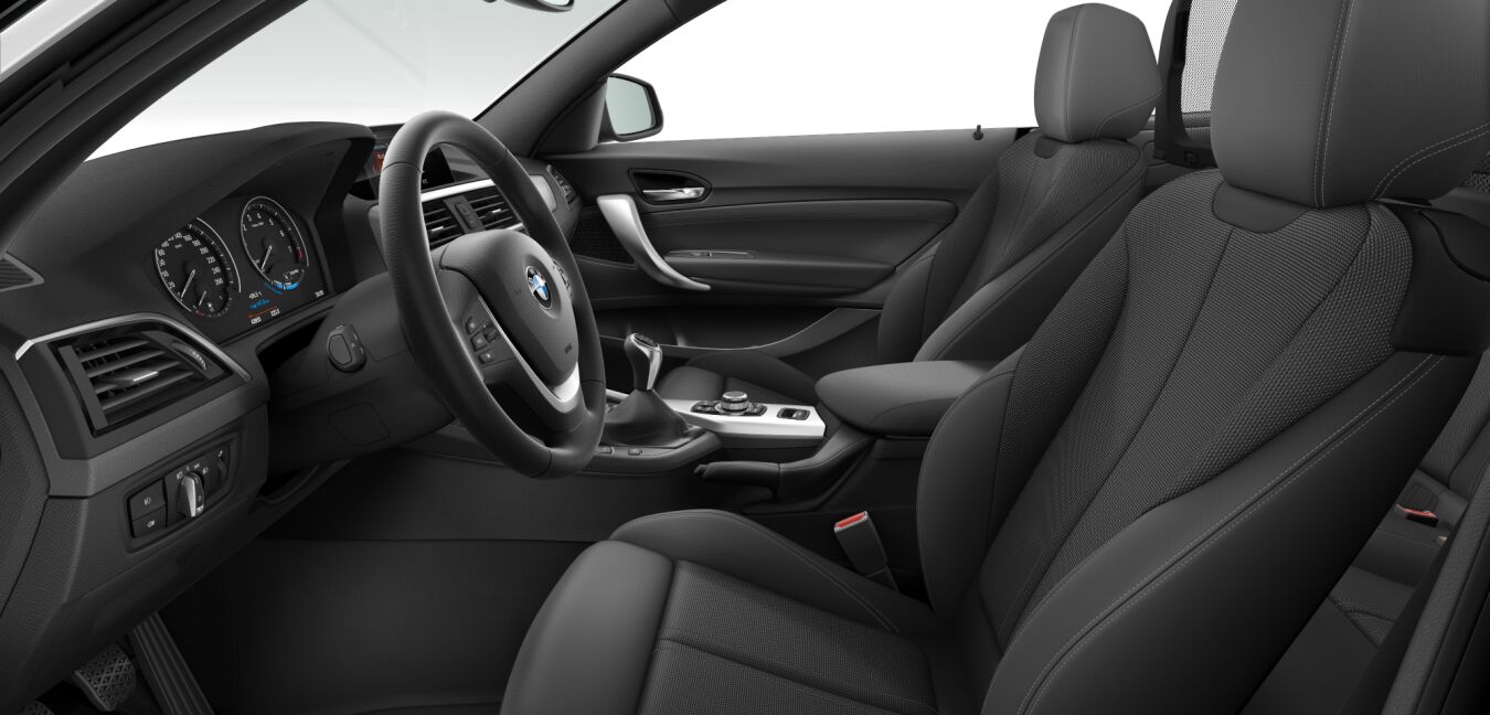 BMW BMW 2er im Innenraum seitlich BMW BMW 2er im Innenraum seitlich