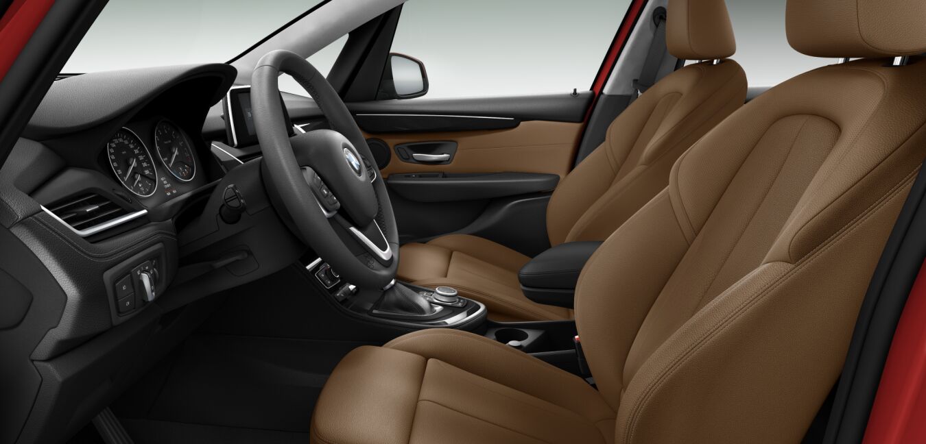 BMW BMW 2er im Innenraum seitlich BMW BMW 2er im Innenraum seitlich
