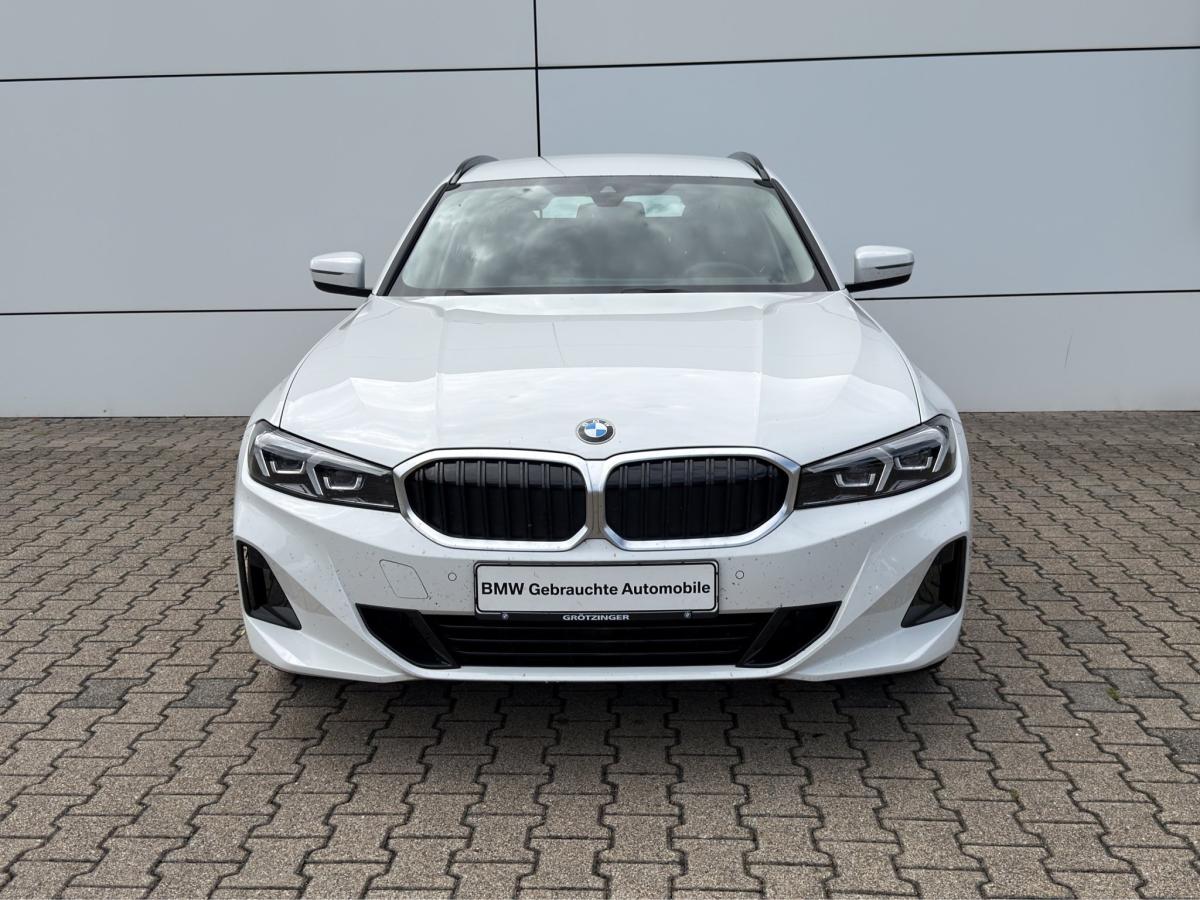 BMW 318i Touring von vorne in Weiß