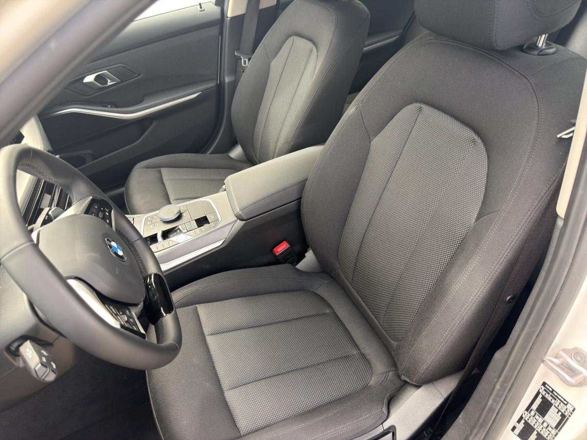 BMW 318i Touring im Innenraum