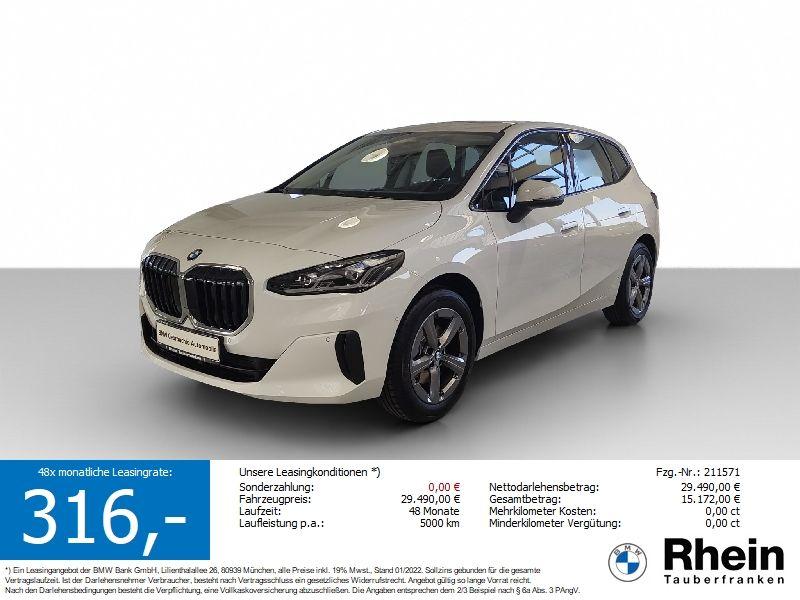 BMW 220i Active Tourer von vorne in Weiß