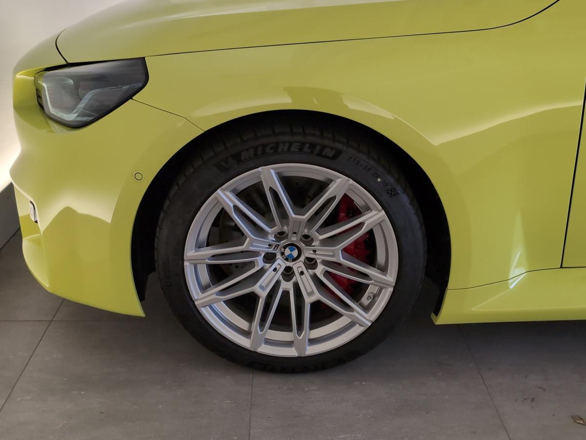 BMW M2 Coupe mit Detailansicht auf die Felgen