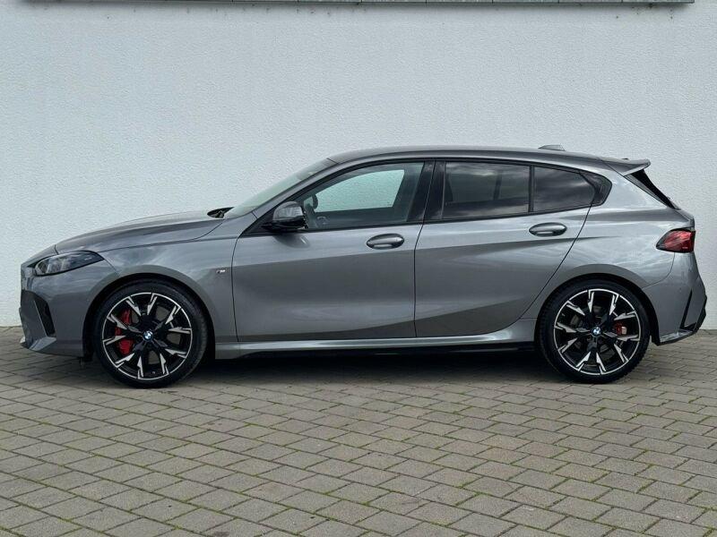 Originalaufnahme des Fahrzeugs Originalaufnahme des Fahrzeugs