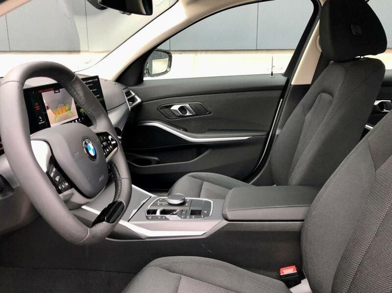 BMW 318i Limousine im Innenraum