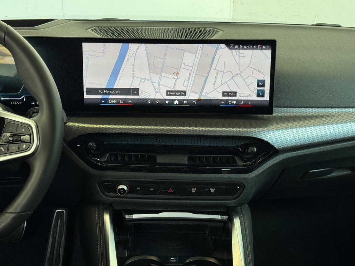 BMW i4 eDrive40 Gran Coupe im Innenraum