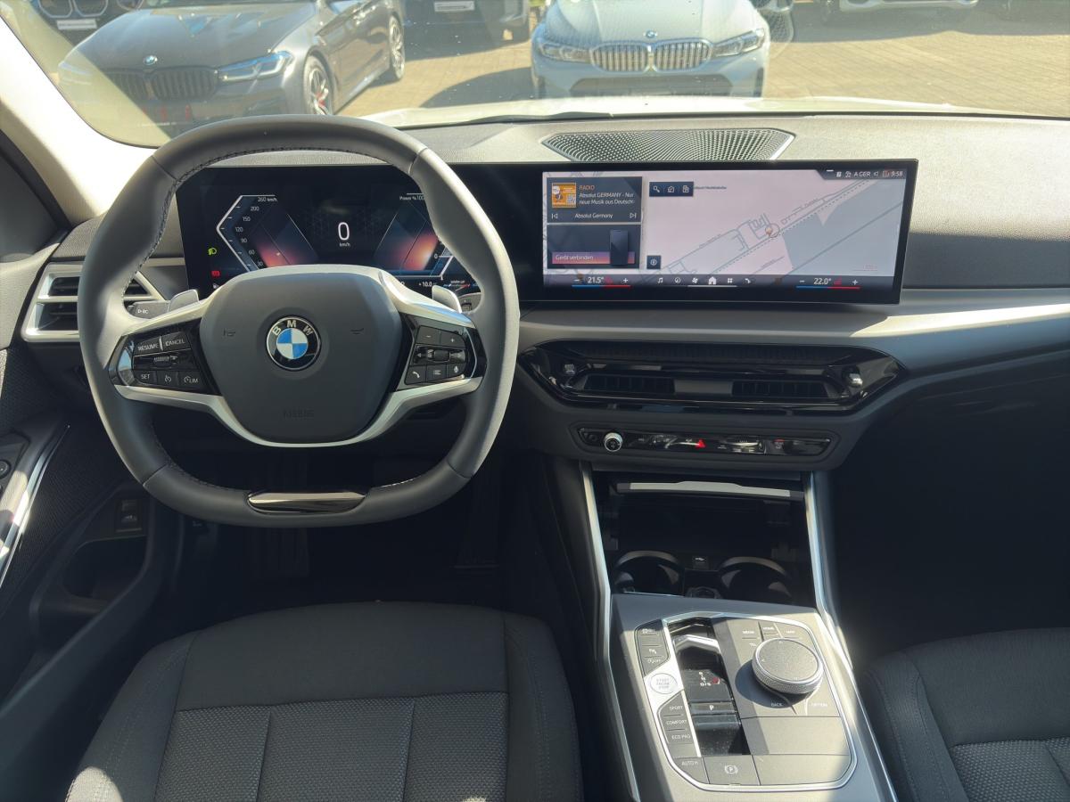 BMW 318i Limousine im Innenraum