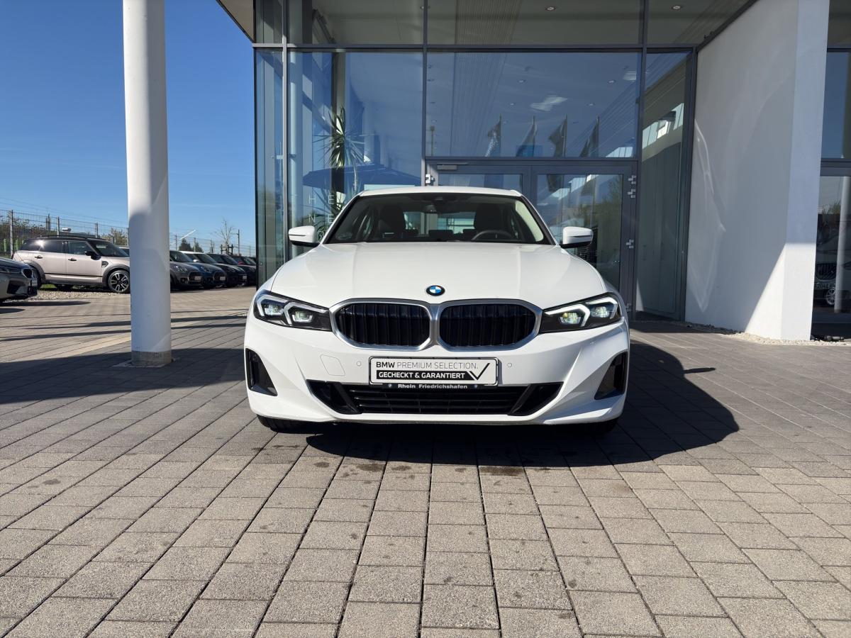 BMW 318i Limousine von vorne in Weiß